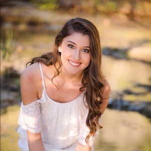 Meet your Posher, Antonia